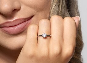Verlobungsring Classic 6 in 14K Weißgold mit Diamant 0,07ct G/SI