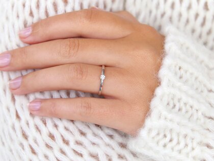 Verlobungsring Classic 6 in 9K Weißgold mit Diamant 0,10ct G/IF