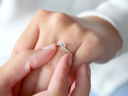 Verlobungsring Classic 6 in 9K Weißgold mit Diamant 0,25ct H/SI