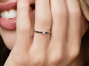 Verlobungsring Classic Petite in 14K Weißgold mit Diamant 0,05ct G/SI