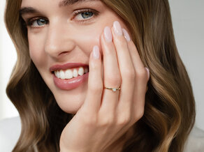 Verlobungsring Classic Petite in 14K Weißgold mit Diamant 0,13ct G/SI