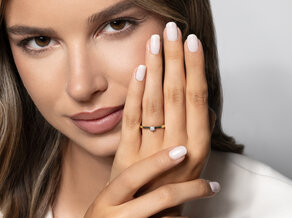 Verlobungsring Classic Petite in 14K Gelbgold mit Diamant 0,13ct G/SI