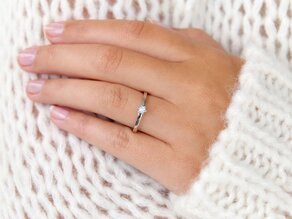 Verlobungsring Classic Petite in 14K Weißgold mit Diamant 0,13ct G/SI