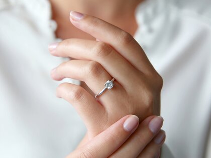 Verlobungsring Delight in 14K Weißgold mit Diamant 0,75ct G/IF
