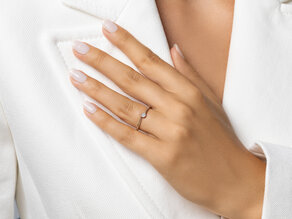Verlobungsring Devotion in 18K Gelbgold mit Diamant 0,10ct H/SI