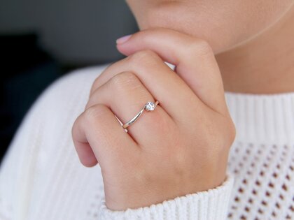 Verlobungsring Devotion in 14K Weißgold mit Diamant 0,20ct D/IF