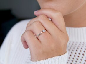 Verlobungsring Devotion in 14K Weißgold mit Diamant 0,20ct D/IF
