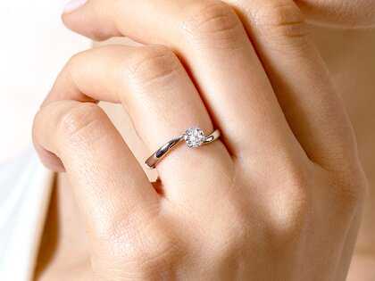 Verlobungsring Devour in 14K Weißgold mit Diamant 0,50ct D/IF