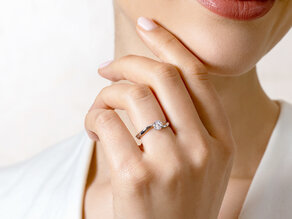Verlobungsring Devour in 14K Weißgold mit Diamant 0,50ct D/IF