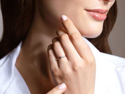 Verlobungsring Devour in 14K Gelbgold mit Labordiamant 0,15ct E/VS