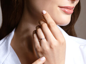Verlobungsring Devour in 14K Gelbgold mit Labordiamant 0,15ct E/VS
