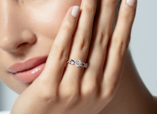 Verlobungsring Evoke in Silber
