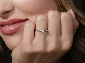 Verlobungsring Heaven 6 in 9K Weißgold mit Diamant 0,20ct G/SI