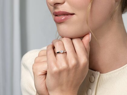 Verlobungsring Joy in 14K Weißgold mit Diamant 0,50ct G/VS