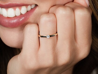 Verlobungsring Modern Petite in Weißgold