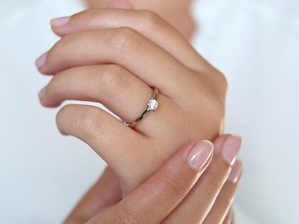 Verlobungsring Modern in 14K Weißgold mit Diamant 0,30ct H/SI