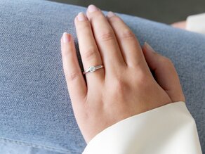 Verlobungsring Pure in 9K Weißgold mit Diamant 0,50ct H/SI