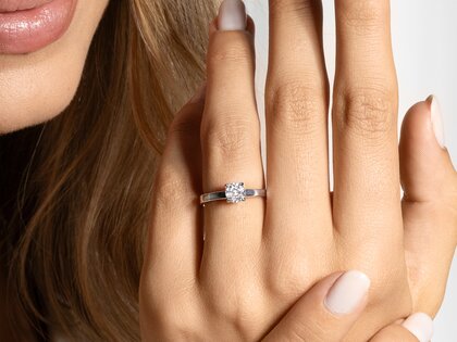Verlobungsring Romance in 9K Gelbgold mit Diamant 0,50ct G/SI