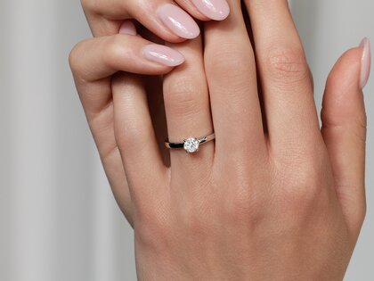 Verlobungsring Romance in 9K Gelbgold mit Diamant 0,50ct G/SI