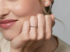 Verlobungsring Royal in 14K Gelbgold mit Diamant 0,05ct H/SI