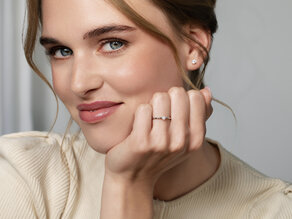 Verlobungsring Royal in 14K Gelbgold mit Diamant 0,05ct H/SI