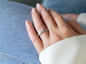 Verlobungsring Destiny in 14K Weißgold mit Diamant 0,15ct H/SI