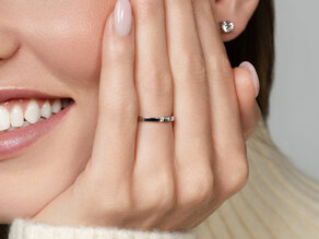 Verlobungsring Infinity Petite in 14K Gelbgold mit Diamant 0,03ct