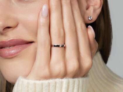 Verlobungsring Infinity Petite in 14K Roségold mit Diamant 0,06ct G/SI