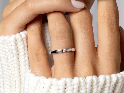 Verlobungsring Infinity Petite in 14K Roségold mit Diamant 0,06ct G/SI