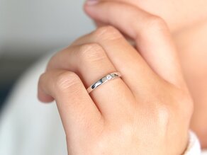 Verlobungsring Infinity Petite in 14K Weißgold mit Diamant 0,06ct G/SI