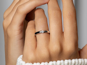 Verlobungsring Italic in 9K Gelbgold mit Diamant 0,10ct