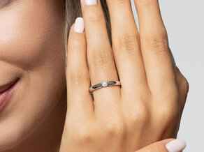 Verlobungsring Italic Petite in 14K Gelbgold mit Diamant 0,07ct G/SI