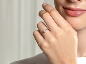 Verlobungsring Touch in 18K Weißgold mit Diamant 0,23ct D/IF