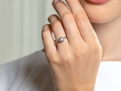 Verlobungsring Touch in 14K Gelbgold mit Diamant 0,50ct G/SI