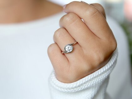 Verlobungsring Touch in 9K Weißgold mit Diamant 1,00ct H/SI
