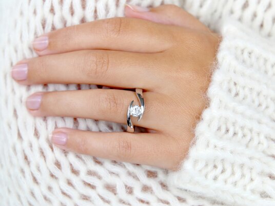 Verlobungsring Twist in Platin 950/- mit Labordiamant 0,75ct E/VS