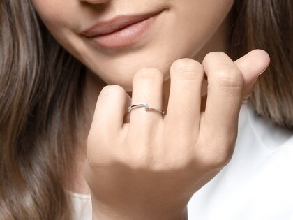 Verlobungsring Vibe  in 14K Gelbgold mit Diamant 0,03ct H/SI