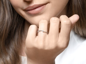 Verlobungsring Vibe  in 14K Gelbgold mit Diamant 0,03ct H/SI