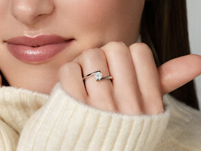 Verlobungsring Vibe  in 9K Weißgold mit Diamant 0,50ct H/SI